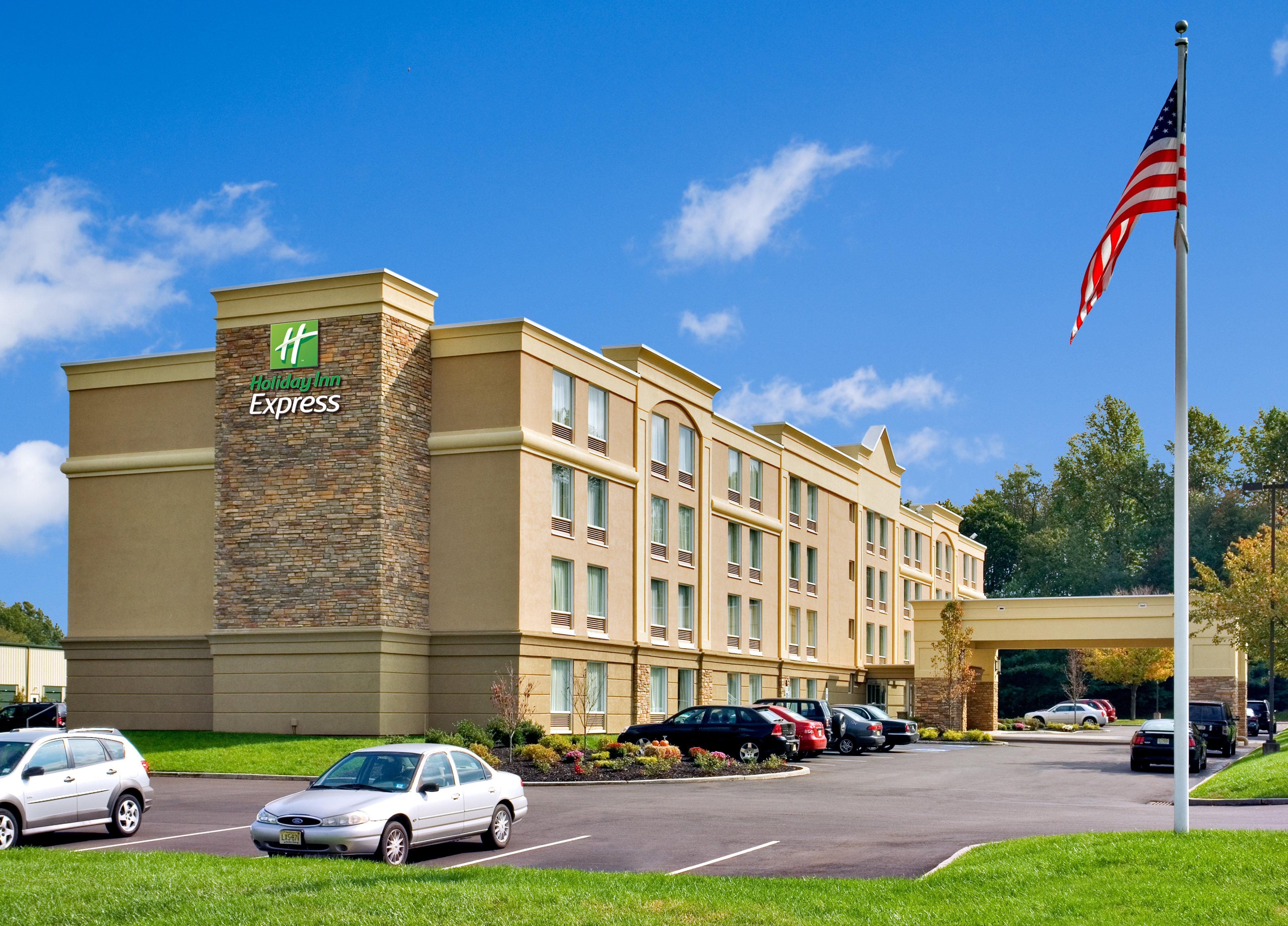 Holiday Inn Express & Suites West Long Branch - Eatontown, An Ihg Hotel Exterior foto