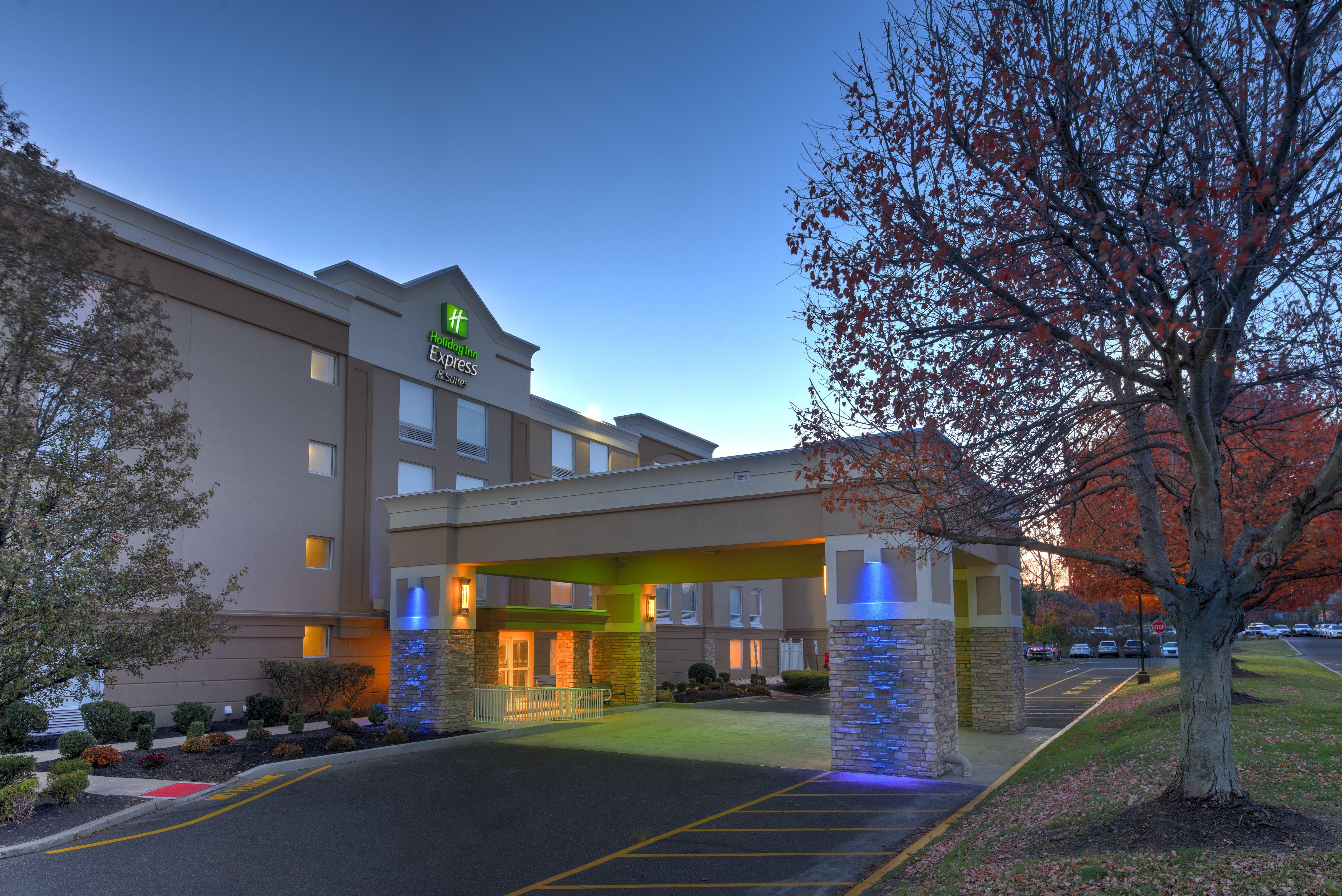 Holiday Inn Express & Suites West Long Branch - Eatontown, An Ihg Hotel Exterior foto